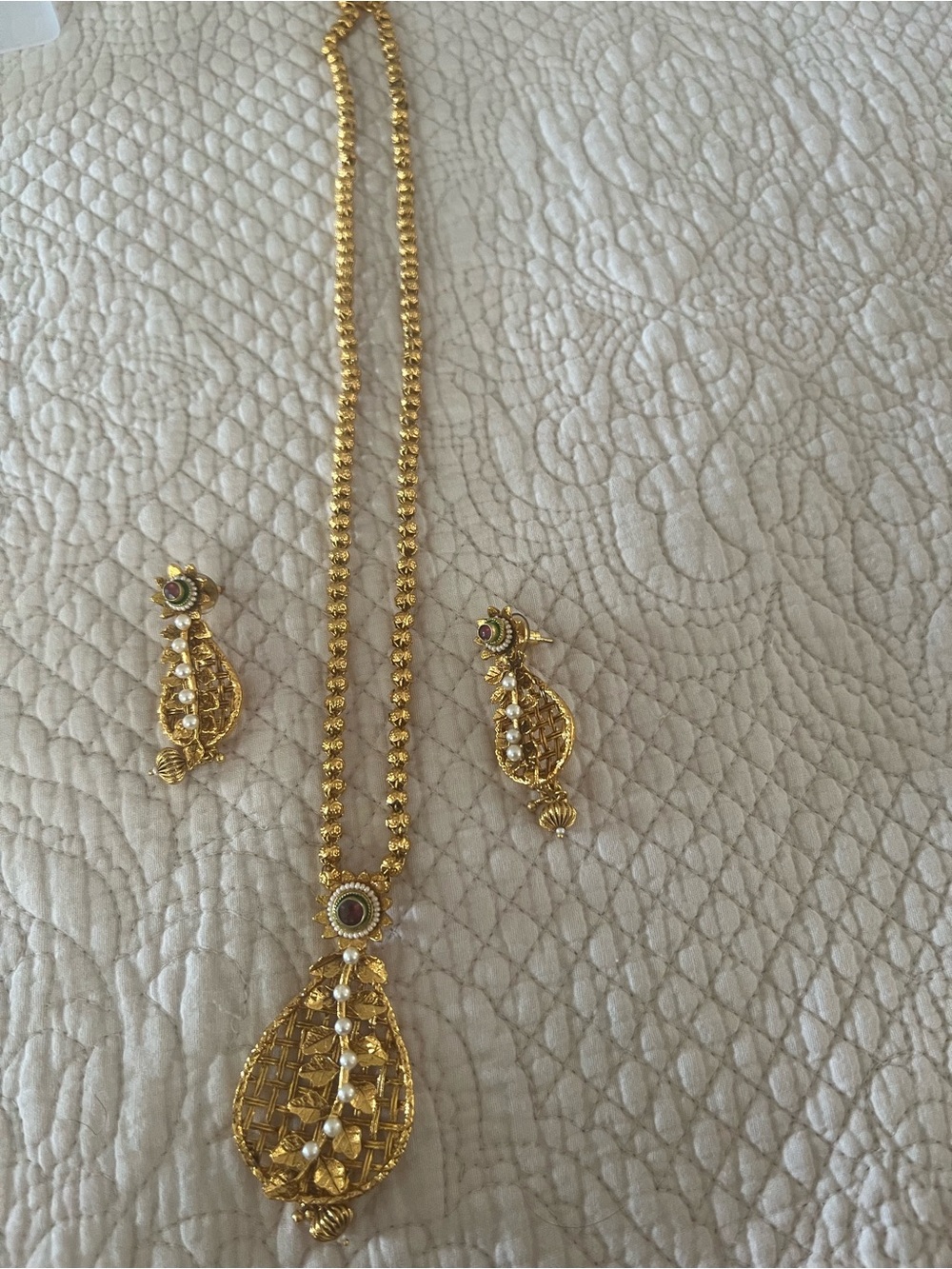 Gold-Tone Teardrop Pendant Necklace and Earring Indian Set